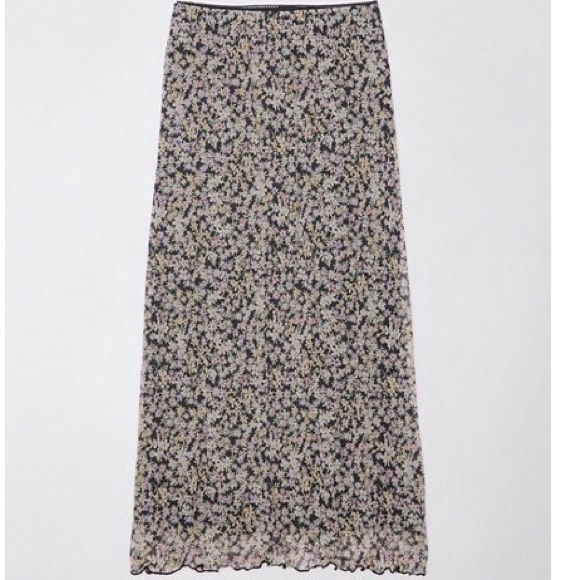 American Eagle Outfitters Dresses & Skirts - American Eagle midi skirt Ziegler sisters collection